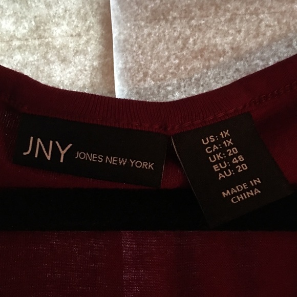 JNY Burgundy Top. Size 1X. - Picture 2 of 4